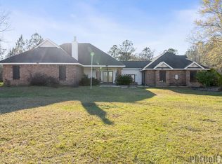 25035 Edgewood Ln, Picayune, MS 39466