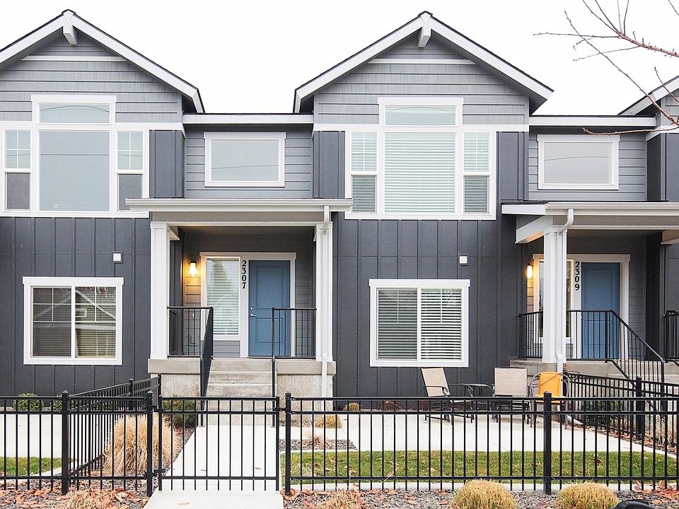 Kendall Yards Townhomes