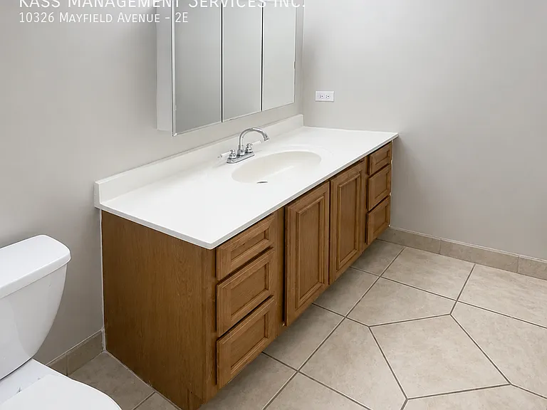 10326 Mayfield Ave #2E — Photo 5