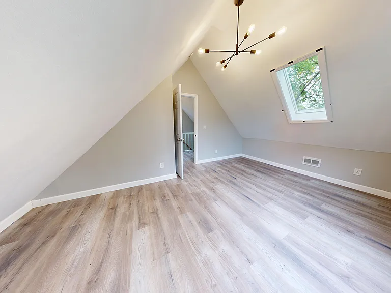 132 Goodall St #R — Photo 11