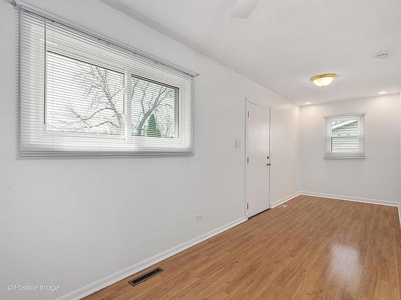 5th image of 101 E Schubert Ave