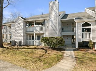 75 Crown Knoll Ct APT 101, Groton, CT 06340