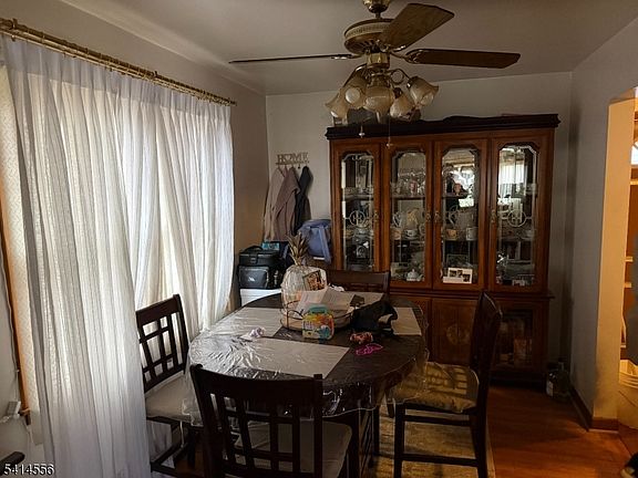4th image of 137 23rd Ave