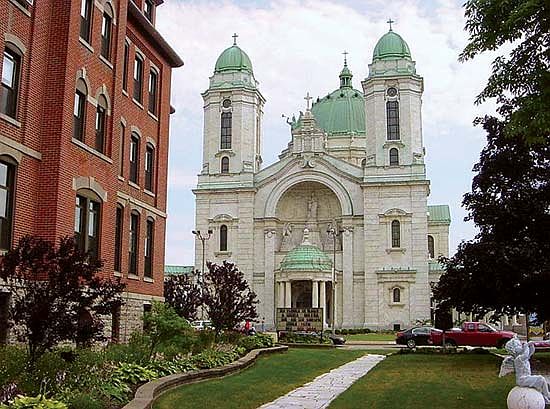 4th image of 97 Victory Ave