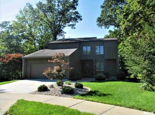 6301 N Tammarack Ln, Peoria, IL 61615