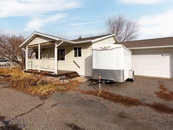 4th image of 15 Marjorie Ln