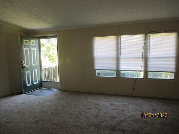 2nd image of 233 Country Ln NE