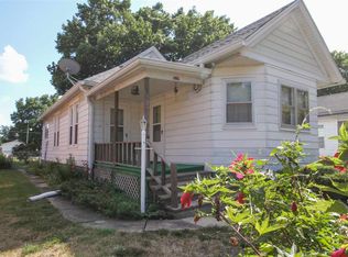 529 8th St, Lincoln, IL 62656