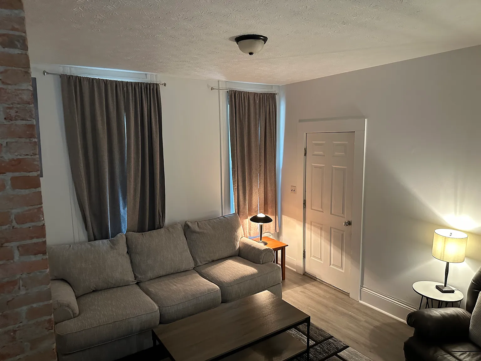 1 bed, 1000 sqft, $1,250 — Photo 1