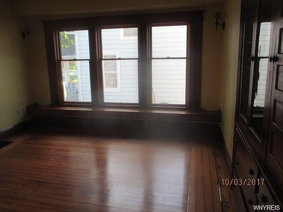 4th image of 8131 West Ave