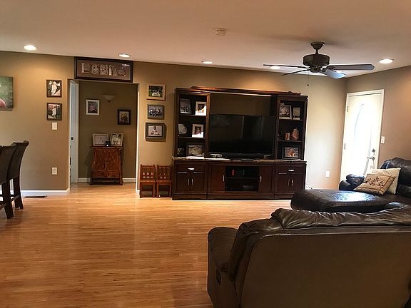 4th image of 75 Hankins Ln