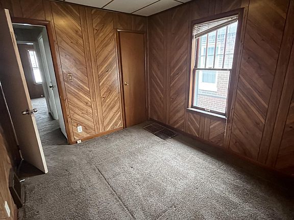 4th image of 3674 Maryland St