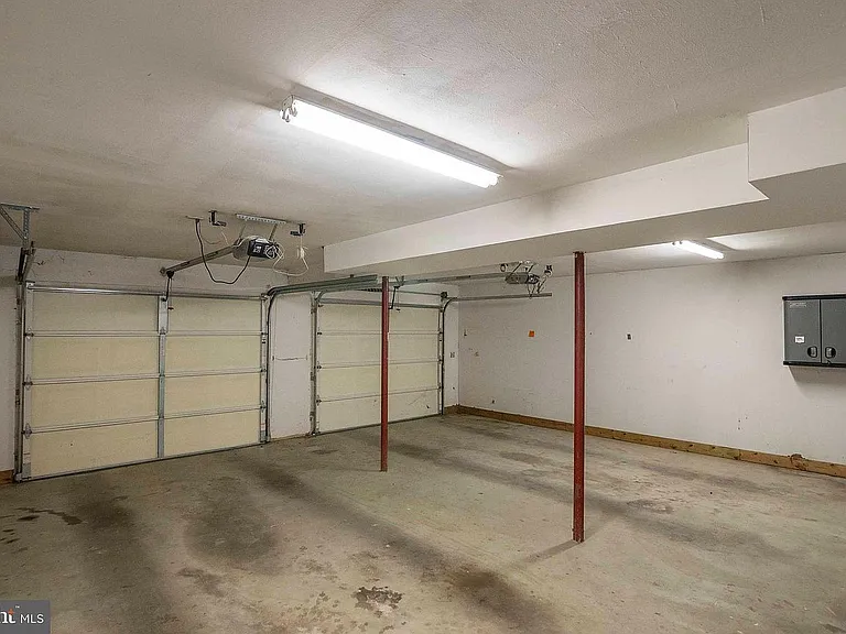 581 Running Bear Ct — Photo 21