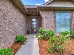 233 Kimberly Dr, Edmond, OK 73003
