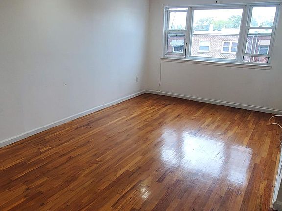 2nd image of 450 Torry Ave #2