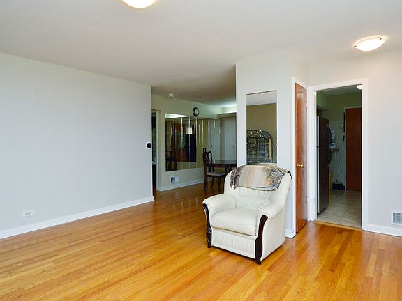 4th image of 7344 N Winchester Ave