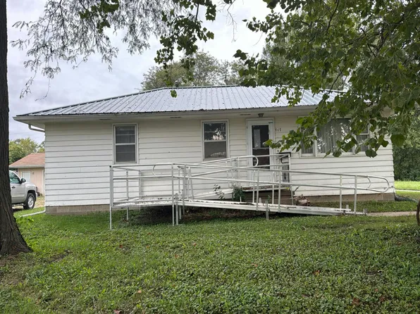 717 E Jefferson St, Knoxville, IA 50138
