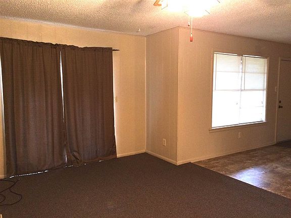 2nd image of 717 Bluebonnet Dr
