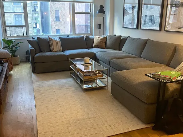 166 E 34th St, New York, NY