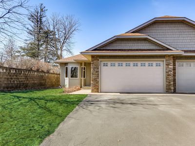 1138 W Maple St, River Falls, WI, 54022