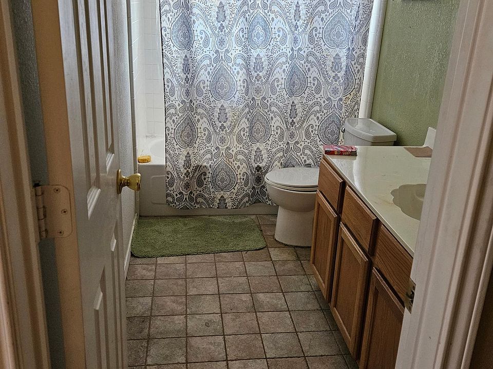 2nd image of 1702 Crosshaven Dr