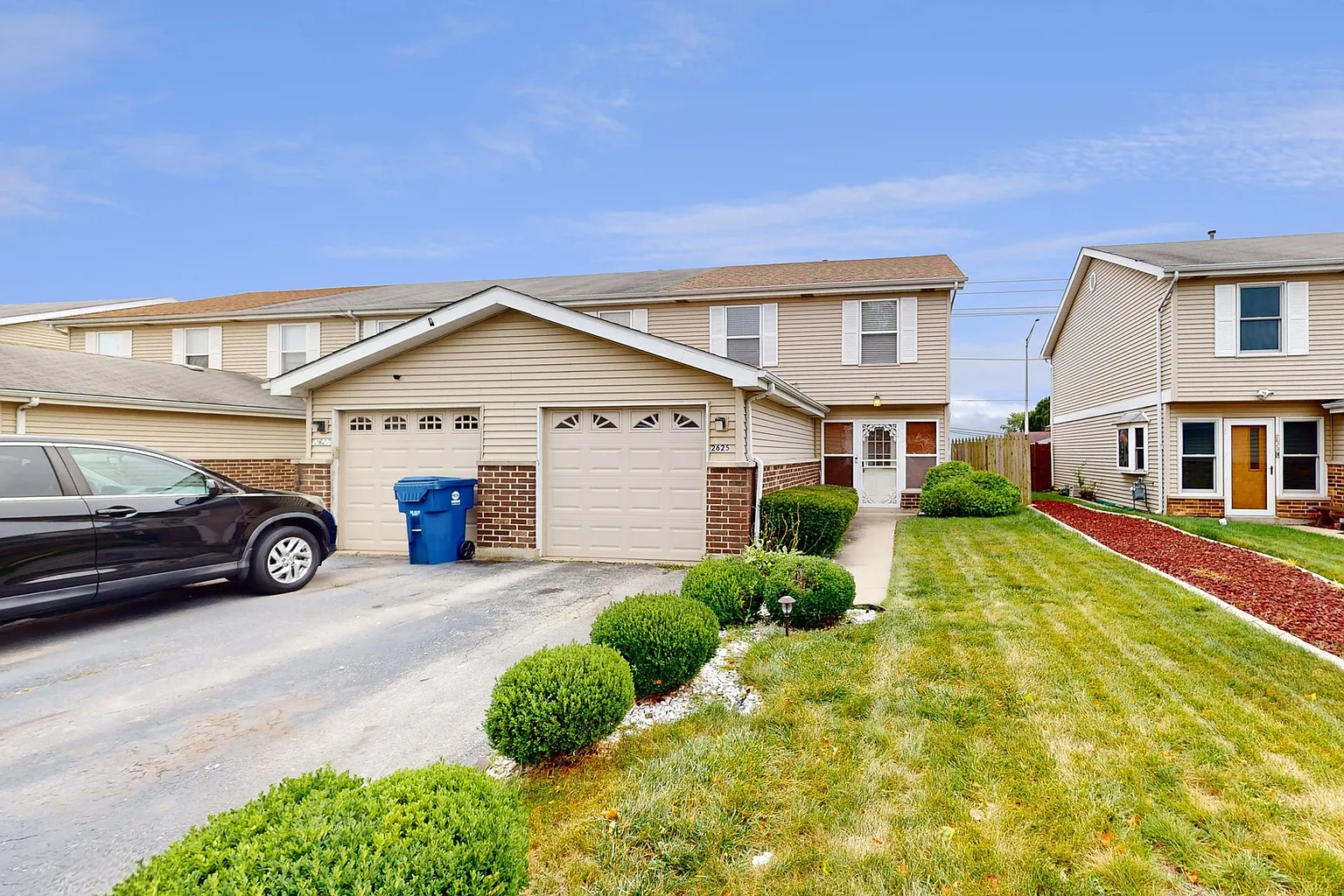 2625 E Martha Pl photo 1