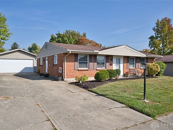 4th image of 1725 Crystal Springs Ln