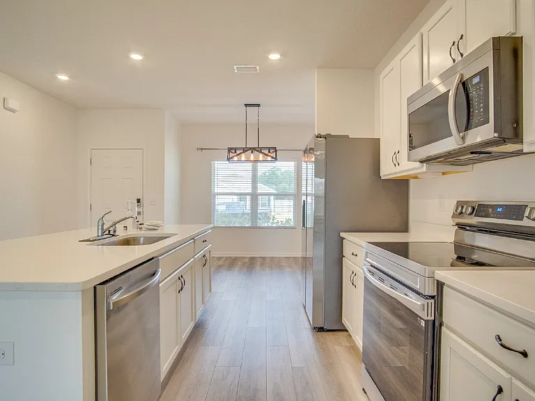 6625 Sun Tree Cir — Photo 10