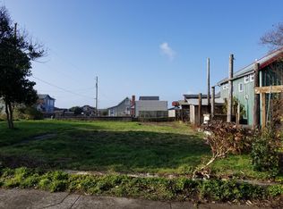 702 NW 2nd St, Newport, OR 97365