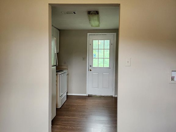 4th image of 718 Zinn Dr