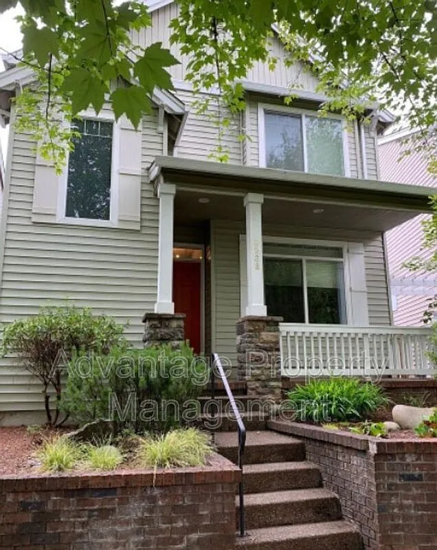 4 bed, 2.5 bath, 1924 sqft, $3,100 — Photo 1