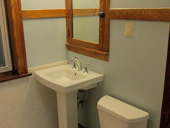 5th image of 1939 N Sheffield Ave APT 1