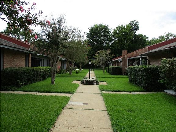 3rd image of 334 Windermere Blvd