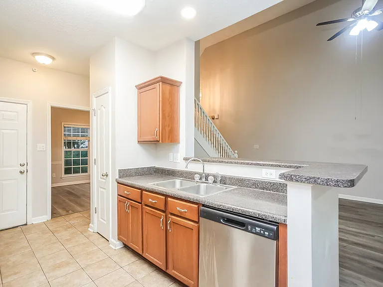 8116 Fleets Run Dr — Photo 7