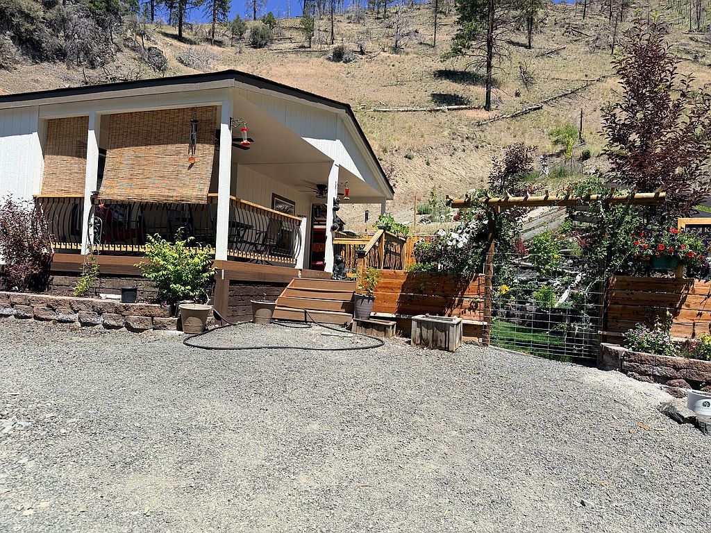 25781 Highway 395 S - Property Image