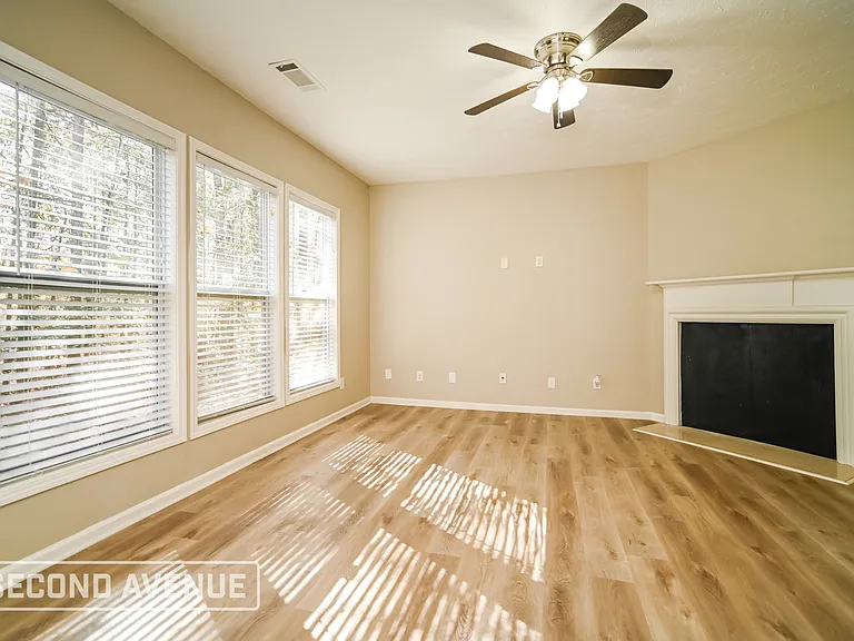 275 Highwind Way — Photo 3