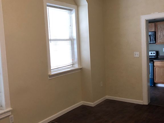 4th image of 514 Emerald St Unit A