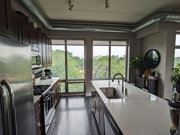 4th image of 4846 N Clark St APT 408