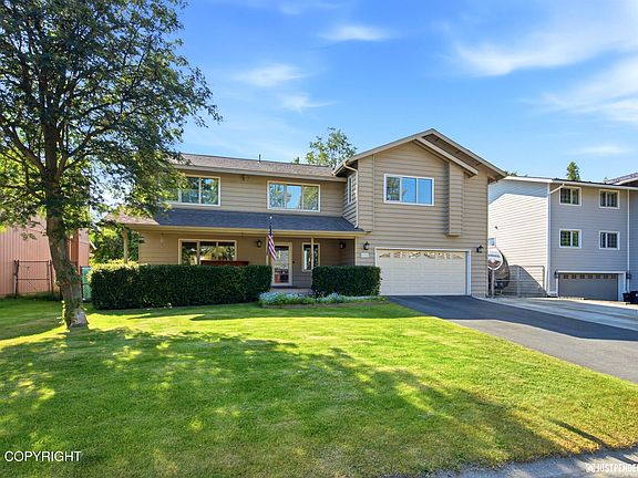 2nd image of 2310 Yorkshire Ln