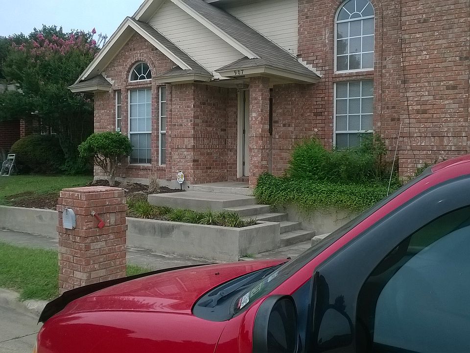 1st image of 907 Greenridge Dr