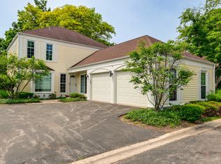 9 The Court Of Lagoon Vw, Northbrook, IL 60062