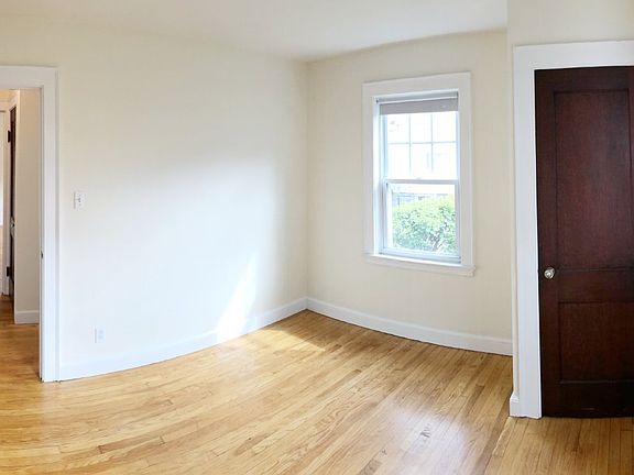 5th image of 108 Bromfield St APT 3