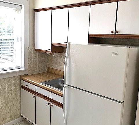 2nd image of 1044 Kenmore Ave APT 8