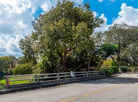 6100 S Falls Circle Dr, Fort Lauderdale, FL