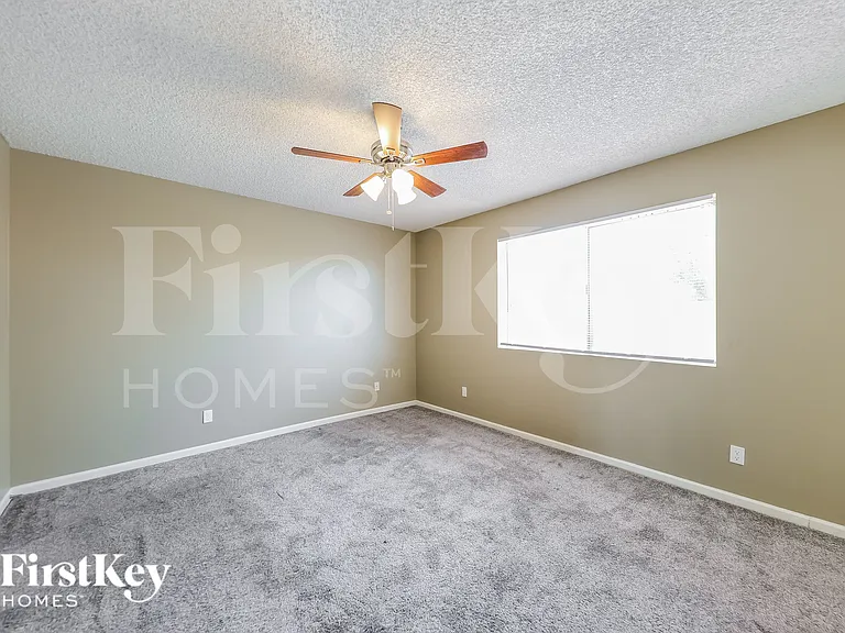 2915 W Danbury Dr — Photo 8