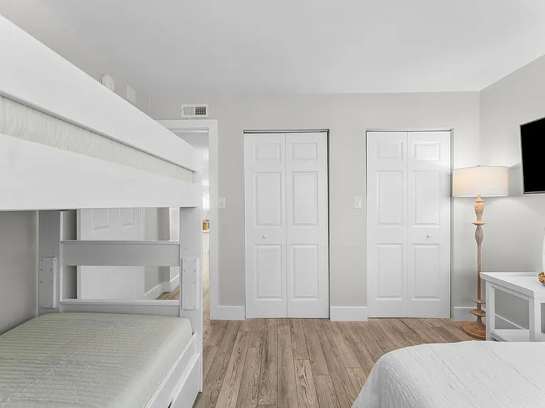 5801 Thomas Dr #824 — Photo 9