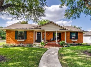 10605 Le Mans Dr, Dallas, TX 75238