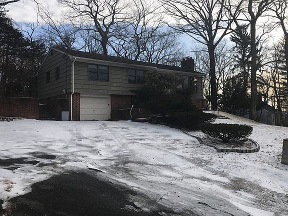 3rd image of 100 Hiawatha Blvd