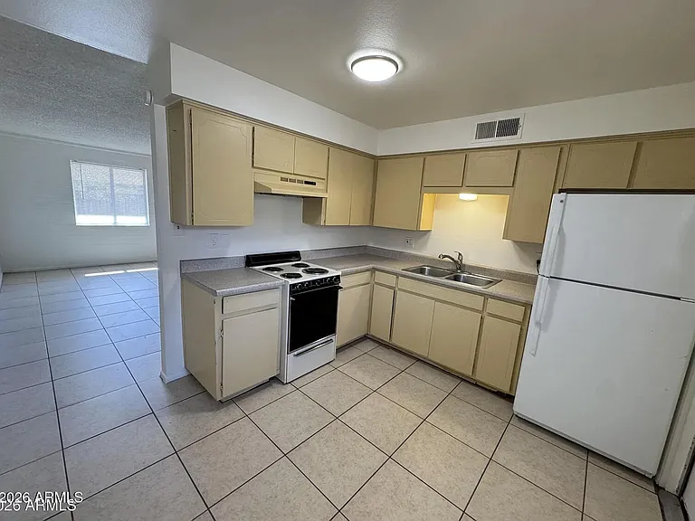 10831 N 18th Ave #1 — Photo 1