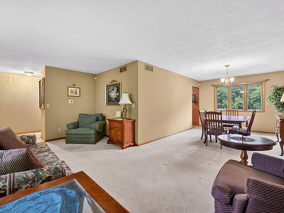 3rd image of 2802 English Ln